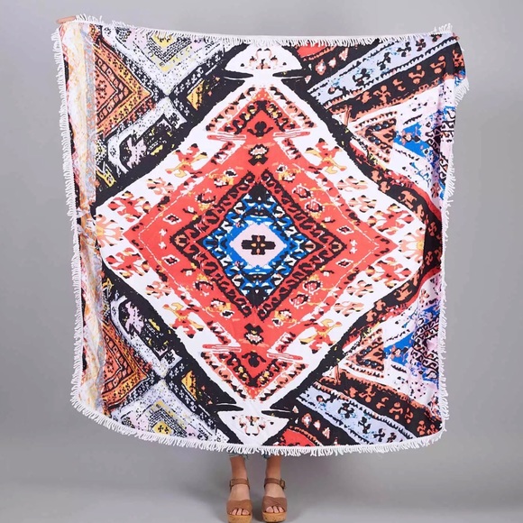 Skova Luxurious Towel from Rachel Zoe Box of Style - Picture 2 of 7